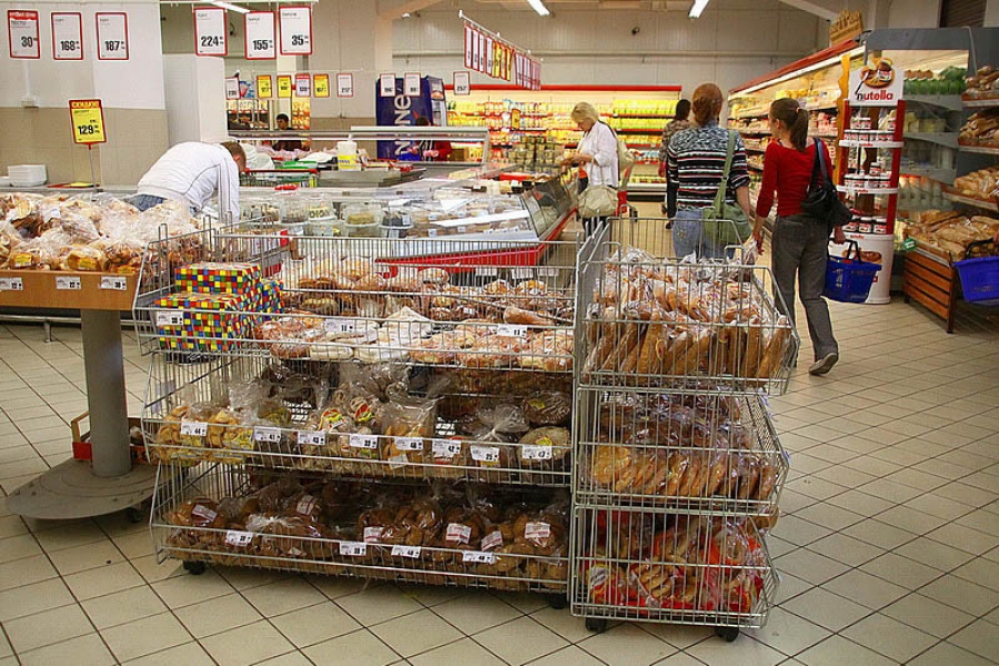 Сетевые магазины региона пообещали не повышать торговые надбавки на пять видов овощей