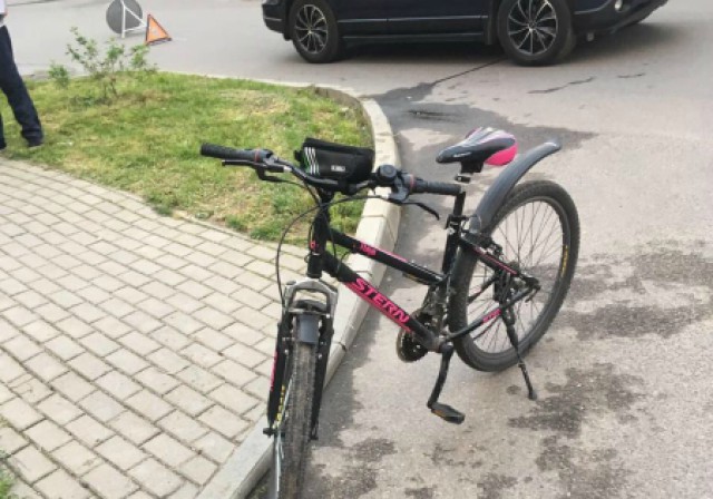 На улице Минусинской в Калининграде «Хонда» сбила 22-летнюю девушку на велосипеде