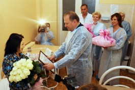 Николай Цуканов поздравил многодетную семью, в которой родились двойняшки (фото)