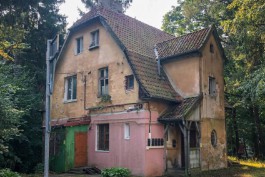 Рядом с Лиственничным парком в Светлогорске отремонтируют два довоенных дома
