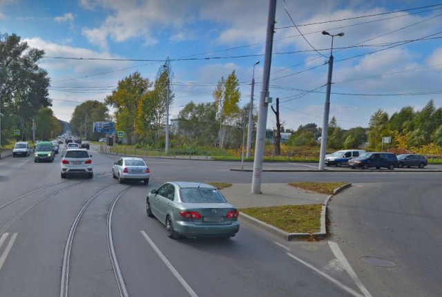 Дорожники расширяют перекрёсток улиц Суворова и Транспортной в Калининграде
