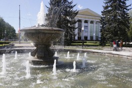 «Брызги в центре»: с 12 мая в Калининграде заработали фонтаны (фото)