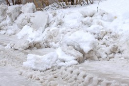 За сутки с улиц Калининграда вывезли почти 100 кубометров снега