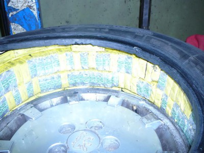 Поляк пытался вывезти из Калининградской области почти пять тысяч пачек сигарет (фото)