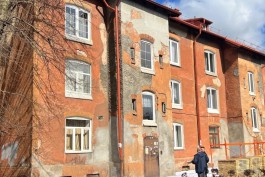 На проспекте Победы в Калининграде приступили к ремонту исторического дома