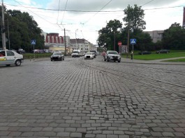 На Ленинском проспекте в Калининграде «Мазда» сбила двоих пешеходов