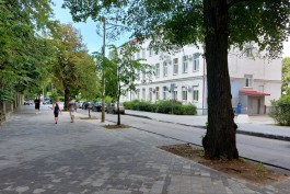 В Калининграде завершают ремонт тротуара на улице Чайковского