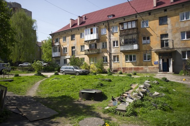 Власти составили 33 протокола за парковку на газонах в Калининграде