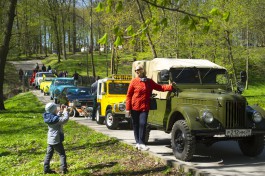 «История в деталях»: в Центральном парке Калининграда прошёл парад уникальной автотехники (фото)