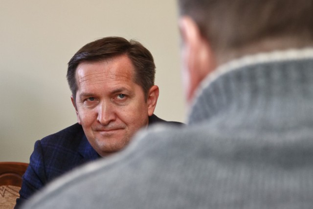 Цуканов принял отставку вице-премьера Суслова