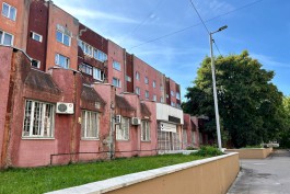В Калининграде отремонтируют фасады и помещения поликлиник на Университетской и Краснопрудной