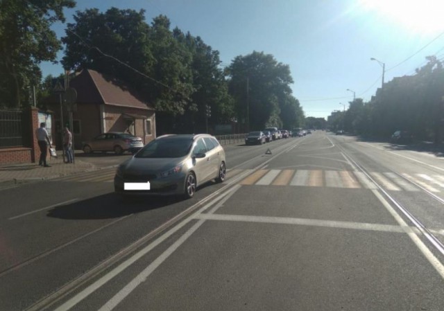 На улице Суворова в Калининграде «Киа» сбила 32-летнего мужчину на переходе