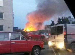 На проспекте Калинина в Калининграде горят складские помещения