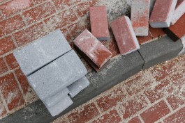 В Калининграде ищут подрядчика для обустройства тротуара на улице Крымской