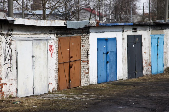 Городские власти нашли в Калининграде более двух тысяч незарегистрированных гаражей