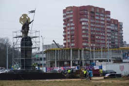 На площади Василевского в Калининграде убрали забор вокруг памятника Невскому (фото)