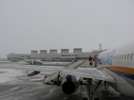 Авиарейс Санкт-Петербург — Калининград задержался на восемь часов из-за неисправности самолета