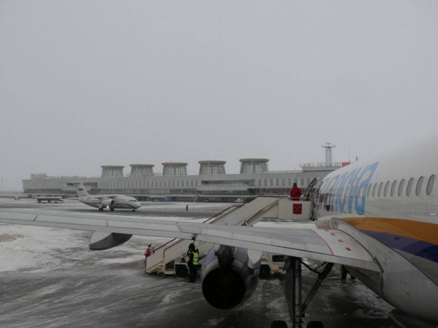Авиарейс Санкт-Петербург — Калининград задержался на восемь часов из-за неисправности самолета