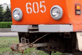 В Калининграде водитель «Пежо» сбил выходящего из трамвая мужчину