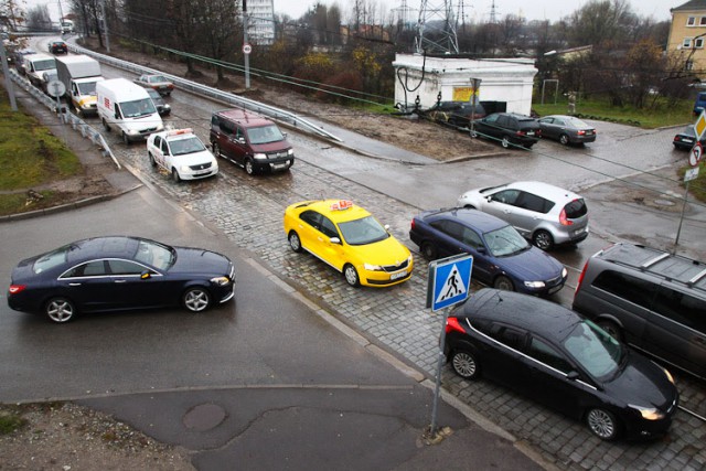 В Калининграде закрывают мост на улице Суворова: как поедет общественный транспорт