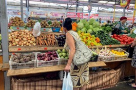«Сложности возникли»: Алиханов связал рост цен на продукты в регионе с санкциями ЕС