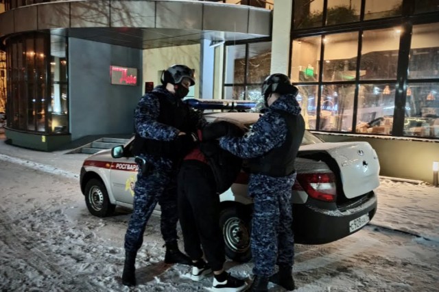 В центре Калининграда задержали мужчину, который ночью проник в закрытый ресторан