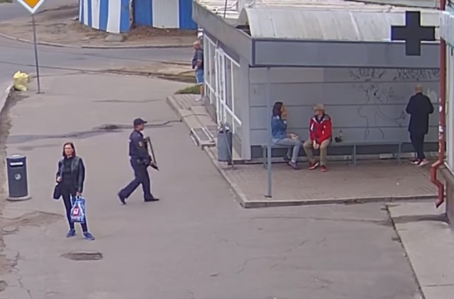 На проспекте Мира в Калининграде задержали группу вандалов (видео)