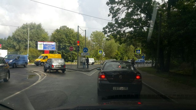 На перекрёстке Суворова — Камская в Калининграде заработал новый светофор