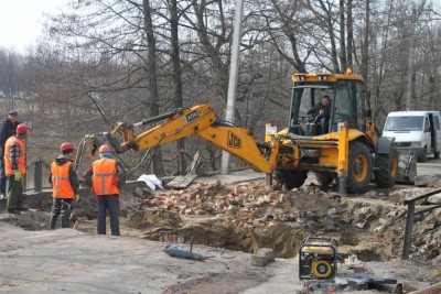 Власти обещают закончить ремонт моста на ул. Судостроительной в апреле