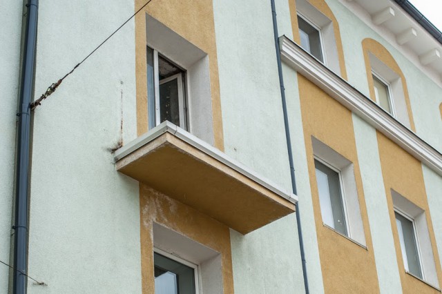 Мэрия: Житель дома в центре Калининграда демонтировал кованые решётки для ремонта балкона