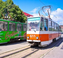 На ул. Черняховского остановившиеся трамваи образовали пробку