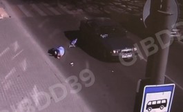 На пешеходном переходе на улице Фрунзе водитель БМВ сбила женщину