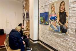 «Пятна/Линии/Точки»: в Калининграде открылась выставка признанных и начинающих художников
