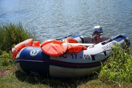 На Пелавском озере спасатели вытащили из воды нетрезвых мужчину и женщину