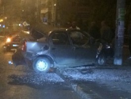 На Советском проспекте «Хонда» врезалась в припаркованный «Рено»: пострадал мужчина