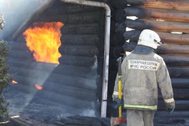 В Полесском районе из горящей бани эвакуировали мужчину