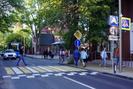 В центре Зеленоградска появились новые пешеходные переходы и светофоры (фото)