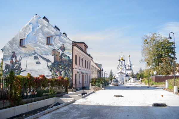 «Бетонная улица»: в Багратионовске затягивается благоустройство центральной части города (фото)