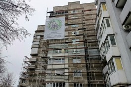 Напротив Рыбной деревни в Калининграде начали ремонт ещё одной многоэтажки