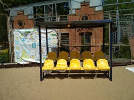 На пляже в Зеленоградске установили трибуны для любителей волейбола