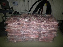 Трое калининградцев пытались вывезти из Польши 2,5 тонны свинины (фото)