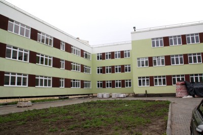 Городские власти согласились передать школе на Сельме дополнительный участок земли