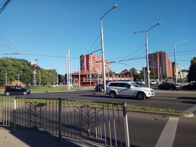 «Турборазметка и новый светофор»: осенью изменится схема движения в районе площади Василевского