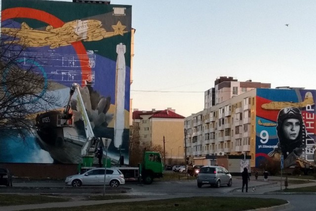 На фасаде дома в Пионерском нарисуют мурал с изображением космонавта Викторенко