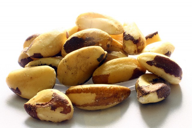 В Калининградскую область не пустили 15 тонн орехов из Боливии