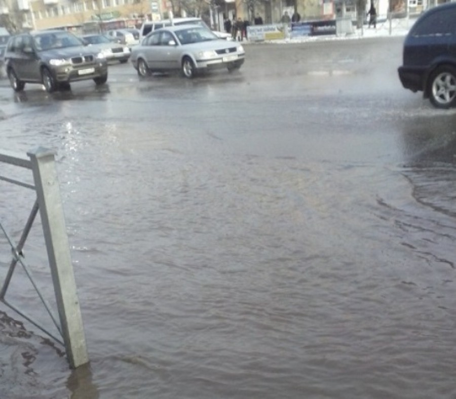 Коммунальные службы ликвидировали последствия прорыва водовода в Калининграде