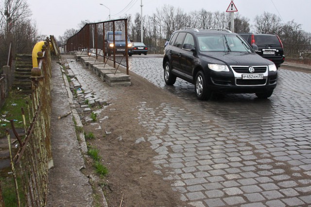 Мост на аллее Смелых в Калининграде закроют на ремонт