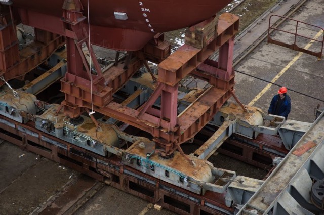 На заводе «Янтарь» в Калининграде загорелся строящийся корабль