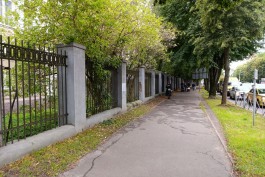 «Выходит за красные линии»: на улице Невского в Калининграде снесут исторический забор  (фото)