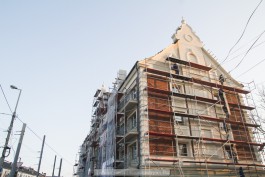 «Исторический фасад»: как на Ленинском проспекте дома ремонтируют (фото)